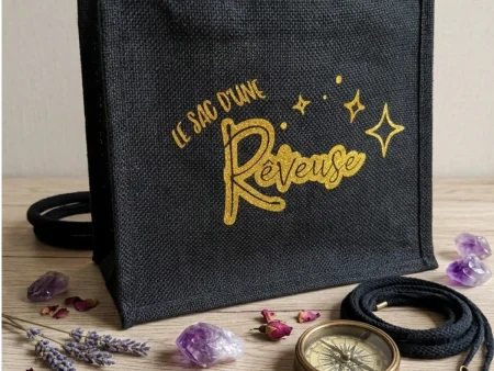 Sac cabas en toile de jute naturelle avec inscription Rêveuse et petites étoiles, marque Aux Belles Idées.