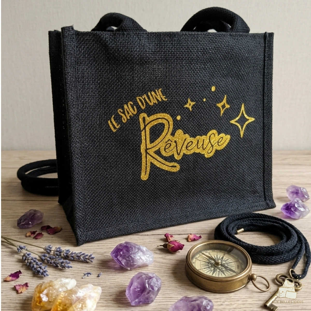 Sac cabas en toile de jute naturelle avec inscription Rêveuse et petites étoiles, marque Aux Belles Idées.